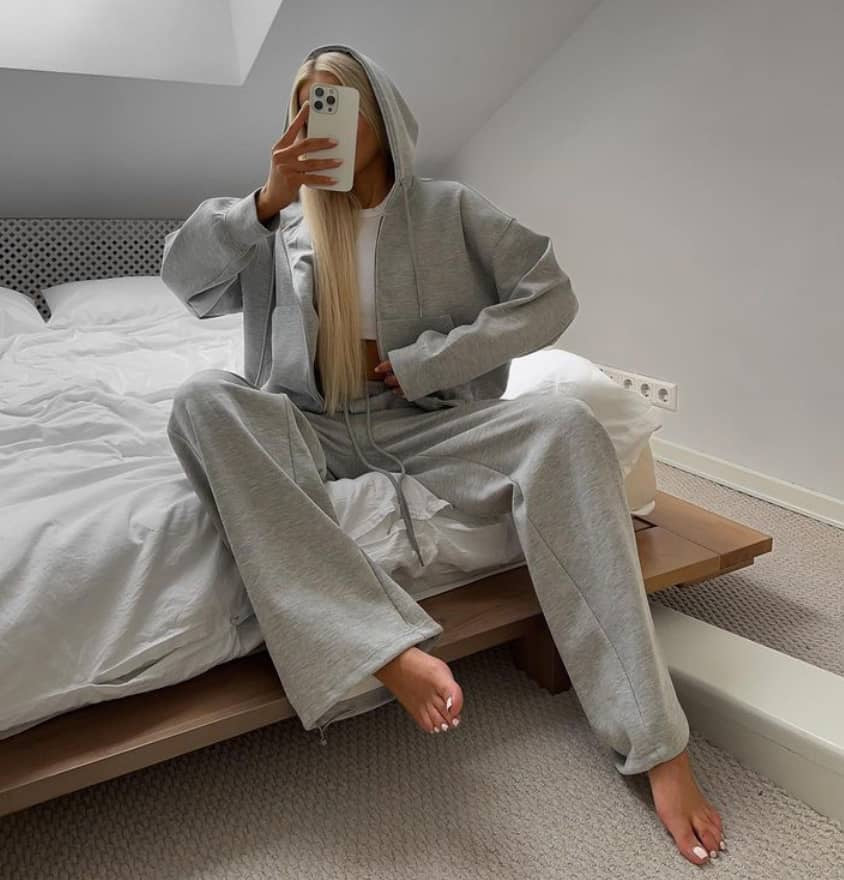 Two-Piece Fashion Sweatpants Set – Cozy & Effortlessly Stylish