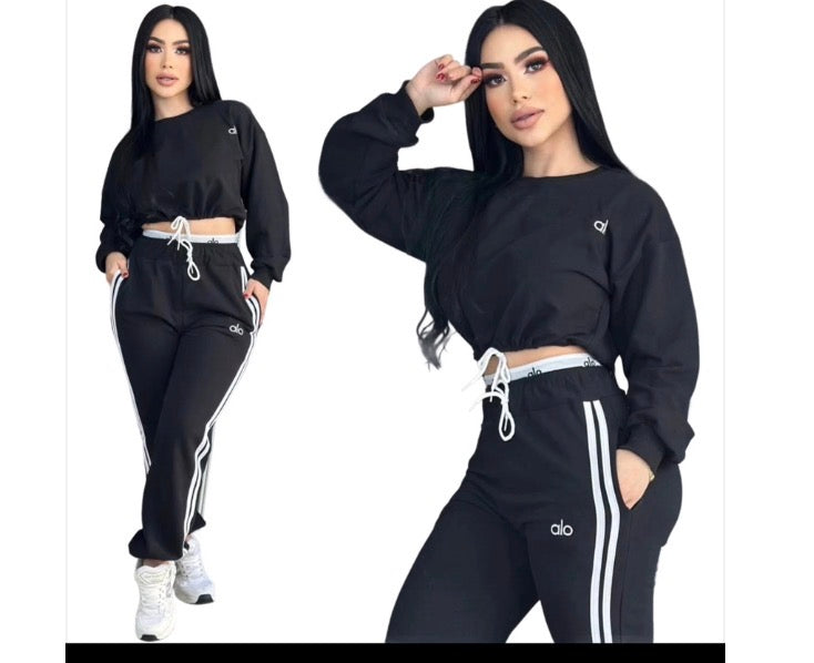 Chic Black Cropped Lounge Set